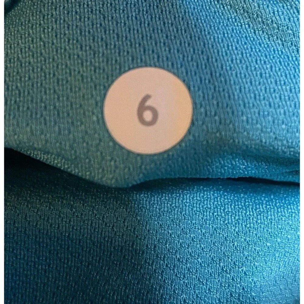 Lululemon Womens Black Aqua Stripe Cropped Leggings Yoga‎ Workout Size 6